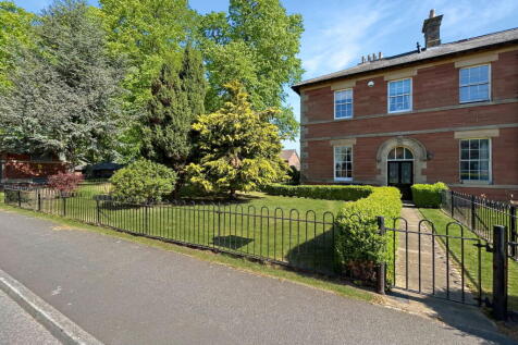 Carlisle CA1 3 bed end of terrace house for sale