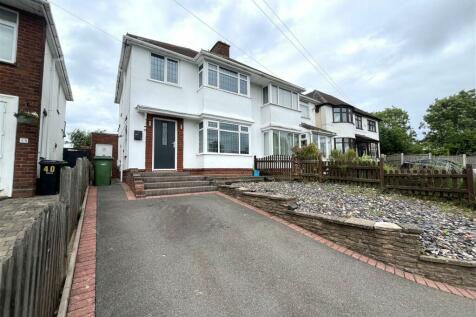 3 bedroom semi-detached house for sale