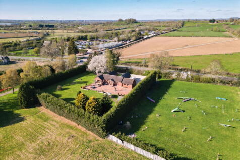 West Haddon Road, Crick NN6 3 bed detached bungalow for sale