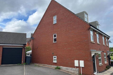 3 bedroom semi-detached house for sale