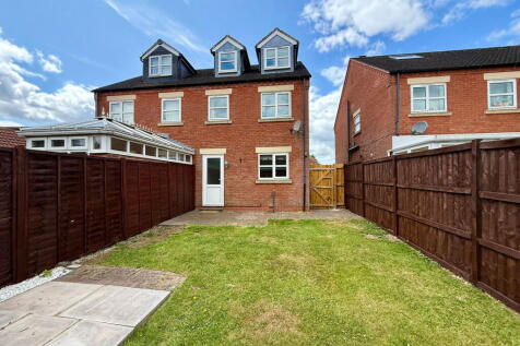 School Street, Swadlincote DE11 3 bed semi