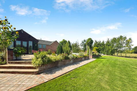 Ellesmere SY12 2 bed barn conversion for sale