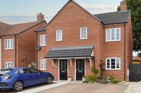 2 bedroom semi-detached house for sale