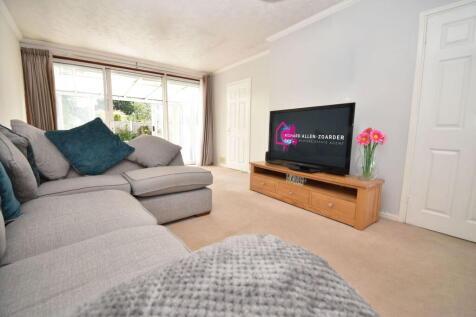 2 bedroom semi-detached bungalow for sale