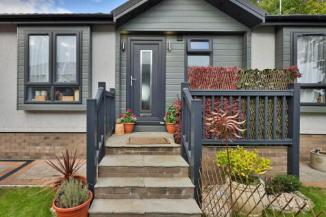 Elvington Lane, Elvington YO41 2 bed park home for sale