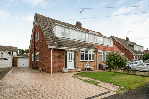 4 bedroom semi-detached house for sale