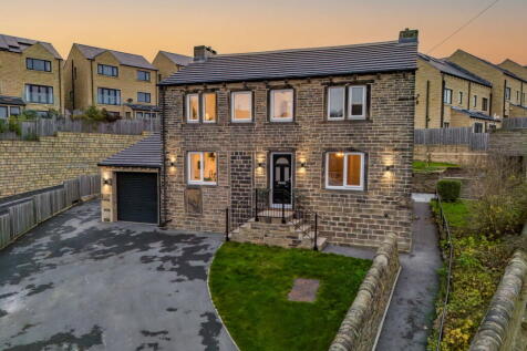 Wood Nook, Huddersfield HD8 4 bed detached house for sale