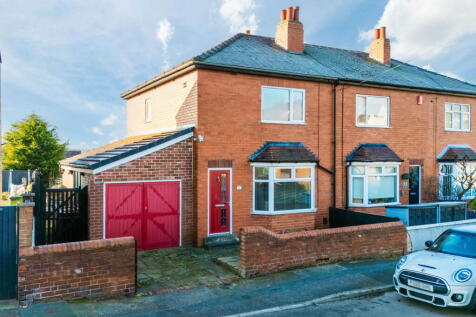 Garden Street, Castleford WF10 3 bed end of terrace house for sale