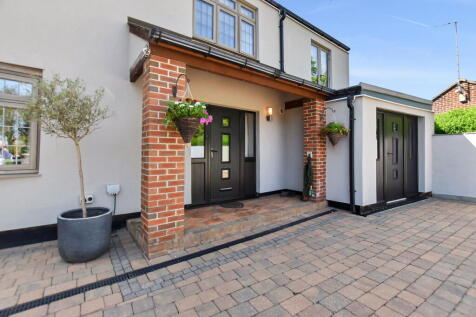 Aberford Road, Wakefield WF3 4 bed detached house for sale
