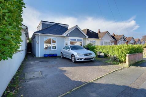 4 bedroom detached bungalow for sale