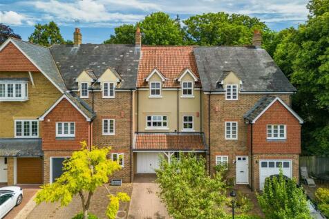 4 bedroom terraced house for sale