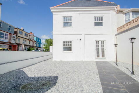 2 bedroom mews property for sale