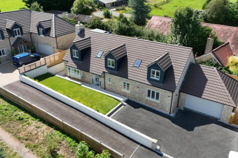 Broadway, Radstock BA3 5 bed detached house for sale