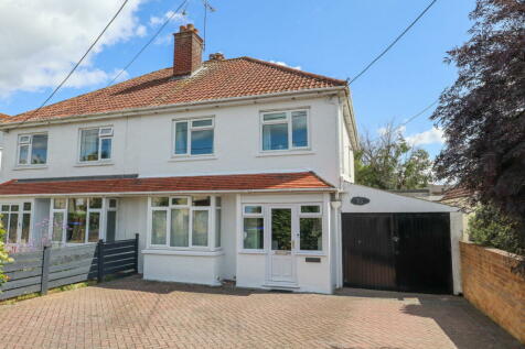 3 bedroom semi-detached house for sale