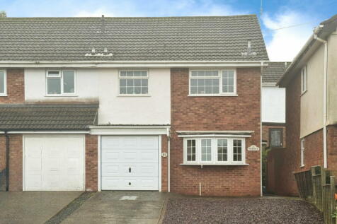 3 bedroom semi-detached house for sale