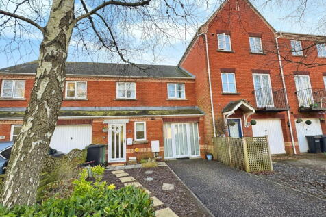 Lewis Crescent, Exeter EX2 3 bed terraced house for sale