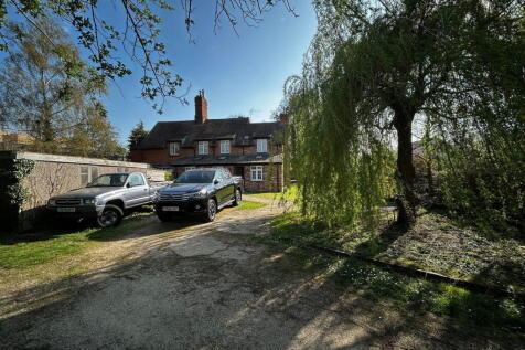 Welveland Lane, Gloucester GL4 4 bed cottage for sale