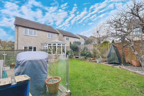 Brackendene, Bristol BS32 4 bed detached house for sale