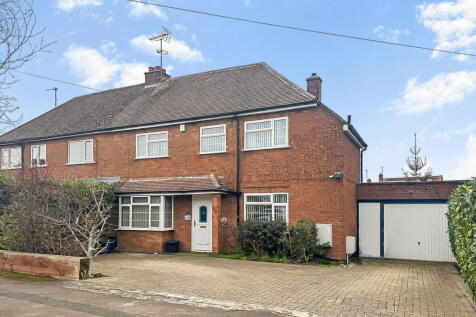 3 bedroom semi-detached house for sale