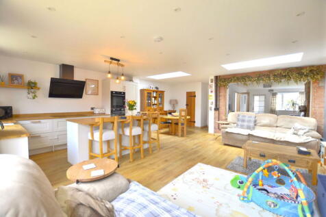 Porchester Road, Gloucester GL3 3 bed semi