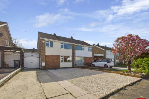 Insley Gardens, Gloucester GL3 3 bed semi