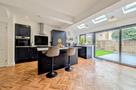 Morden Road, Bournemouth BH9 3 bed detached house for sale