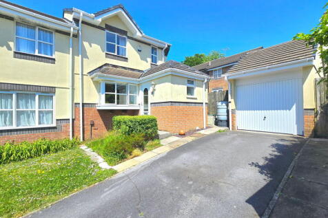 Edwards Crescent, Saltash PL12 3 bed detached house for sale