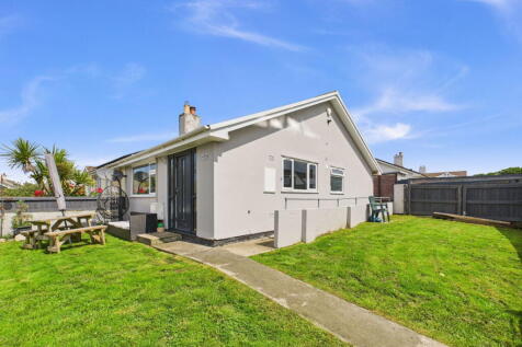 2 bedroom semi-detached bungalow for sale