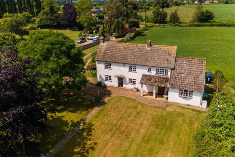 Kingston Road, Gloucester GL2 3 bed detached house for sale