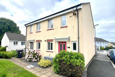 2 bedroom semi-detached house for sale