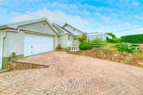 4 bedroom detached bungalow for sale