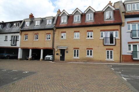 1 bedroom ground floor flat for sale