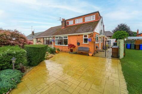 3 bedroom semi-detached bungalow for sale