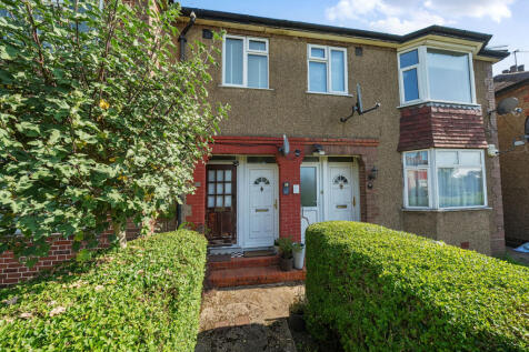 Whitton Avenue West, Northolt 2 bed maisonette for sale