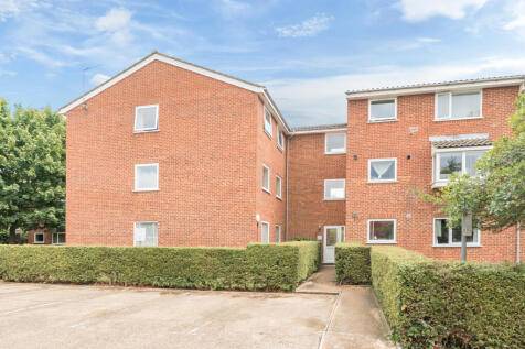 Haslam Close, Ickenham, Uxbridge 2 bed apartment for sale