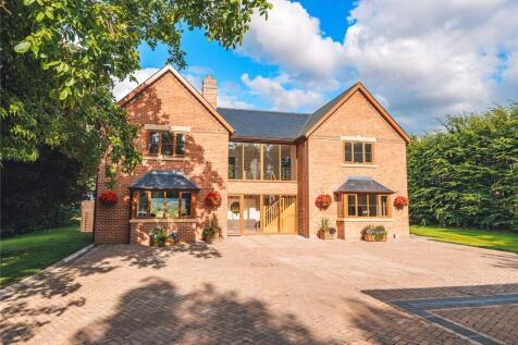 5 bedroom detached house for sale