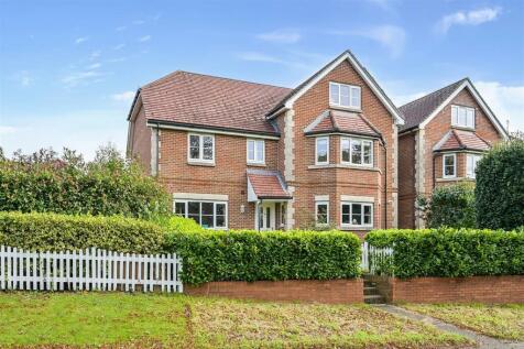 Horndean, Hampshire 5 bed detached house for sale