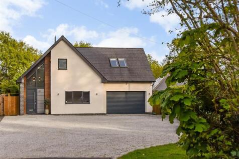 Portsmouth Road, Horndean 4 bed detached house for sale