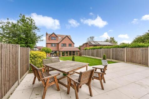 White Dirt Lane, Catherington 5 bed detached house for sale