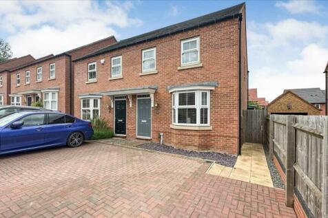 3 bedroom semi-detached house for sale