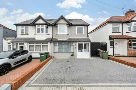 4 bedroom semi-detached house for sale