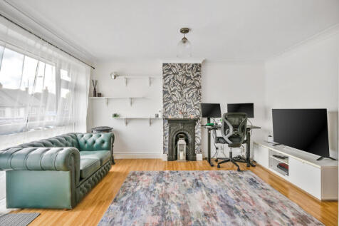 Carshalton Road, Carshalton SM5 2 bed maisonette for sale
