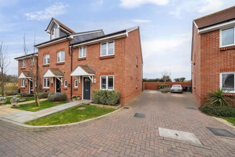Spinnaker View, Pagham 3 bed end of terrace house for sale