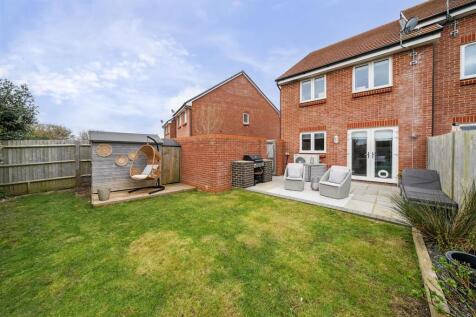 Spinnaker View, Pagham 3 bed end of terrace house for sale