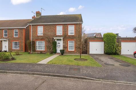 Aldbourne Drive, Bognor Regis 4 bed detached house for sale
