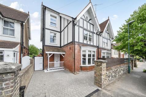 Gordon Avenue, Bognor Regis 4 bed semi