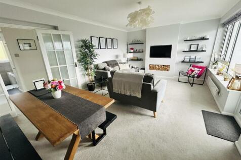 The Chantry, Upperton Road... 2 bed apartment for sale