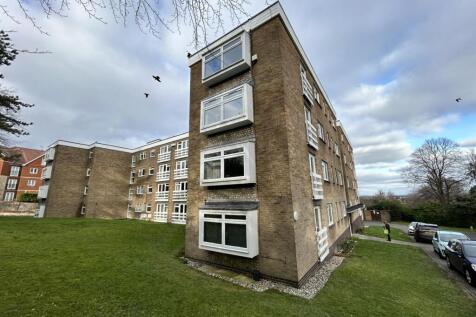 High Trees, Carew Road, Eastbourne BN21 2 bed apartment for sale