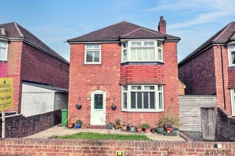 Sancroft Road, Eastbourne BN20 4 bed house for sale