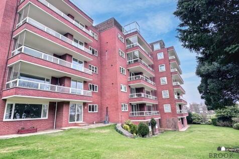 Compton Place Road, Eastbourne BN21 2 bed apartment for sale